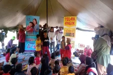 Hibur Anak-anak Korban...