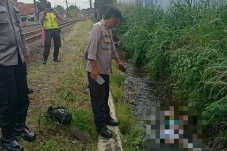Gempar! Mayat Pria Tergeletak...