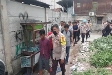 Polisi Kembali Acak-acak...