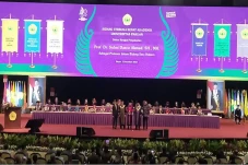 Rektor Unpak Sebut Gelar...
