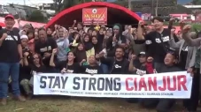 Dikunjungi Pemain dan...