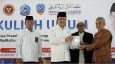 Penerus Perjuangan Ulama,...
