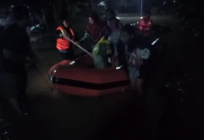 Banjir Kepung Pati,...