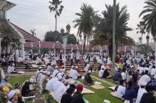 Berlangsung Khidmat,...