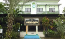 Pesantren La-Royba Bali,...