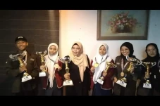 Tim Robotik Madrasah...