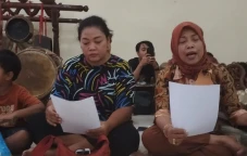 Gamelan ISI Surakarta...