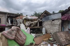 Bantuan Perbaikan Rumah...