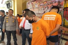 Tangkap Pengedar Uang...