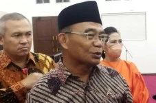 PHK Massal Hantui Pekerja,...