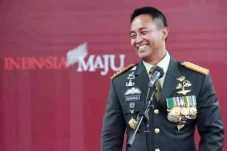 Panglima TNI Terima...
