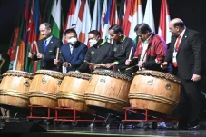 Presiden Jokowi Buka...