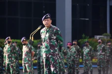 Profil Laksdya TNI Nurhidayat,...