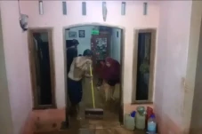 Banjir Terjang Lebak,...