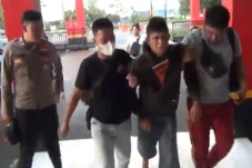 Pembunuh Wanita Penyayi...