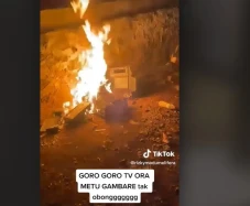 Kesal Tidak Bisa Nonton...