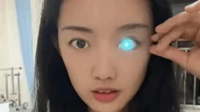 Wanita China Ini Gunakan...