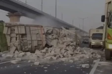 Truk Pengangkut Hebel...