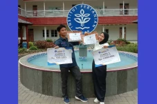 2 Mahasiswa Sekolah...