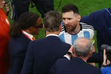 Momen Messi Ribut dengan...