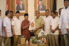 Kembali Salurkan Bantuan...