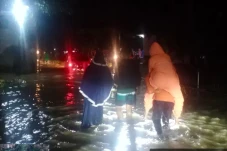 Banjir Kepung Klapanunggal...