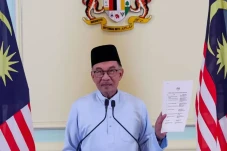 Lengkapi Kabinet, Anwar...
