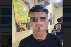 Pria Mabuk di Manado...