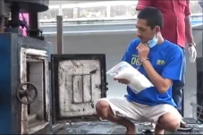 Sembunyikan 1 Kg Sabu...