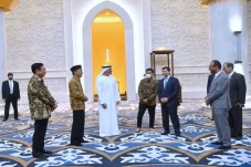 Didampingi Luhut Pandjaitan...