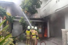 Rumah Milik Lansia di...