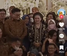 Protes Tak Terlihat...