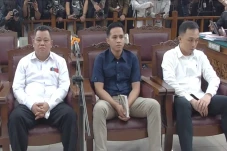 Putri Candrawathi Buatkan...