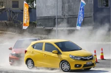 Daftar 10 Mobil Terlaris...
