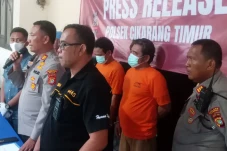 2 Penipu dan Penggelapan...