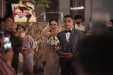 8 Potret Pernikahan...