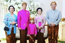 Luhut: Pernikahan Kaesang-Erina...