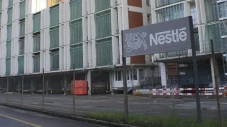 Tak Peduli Perang, Nestle...