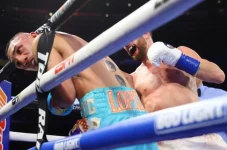 Dikalahkan Teofimo Lopez,...