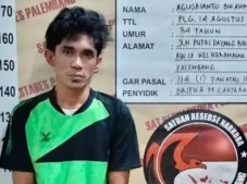 Pria Ini Tak Berkutik...