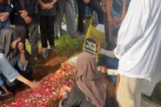 Isak Tangis Keluarga...