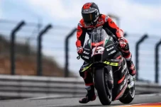 Maverick Vinales Kejar...