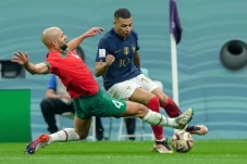 Sofyan Amrabat , Benteng...