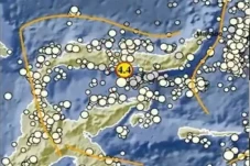 Kamis Kliwon, 2 Gempa...