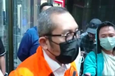 Sahat Tua Simanjuntak...