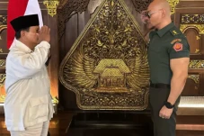 Terima Pangkat Letkol...