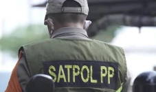 Aparat Gabungan Tutup...
