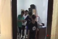 Melawan Polisi saat...