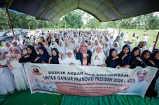 Emak-emak di Luwu Utara...