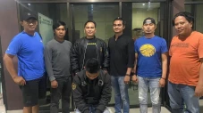 Gerebek Rumah Komplotan...